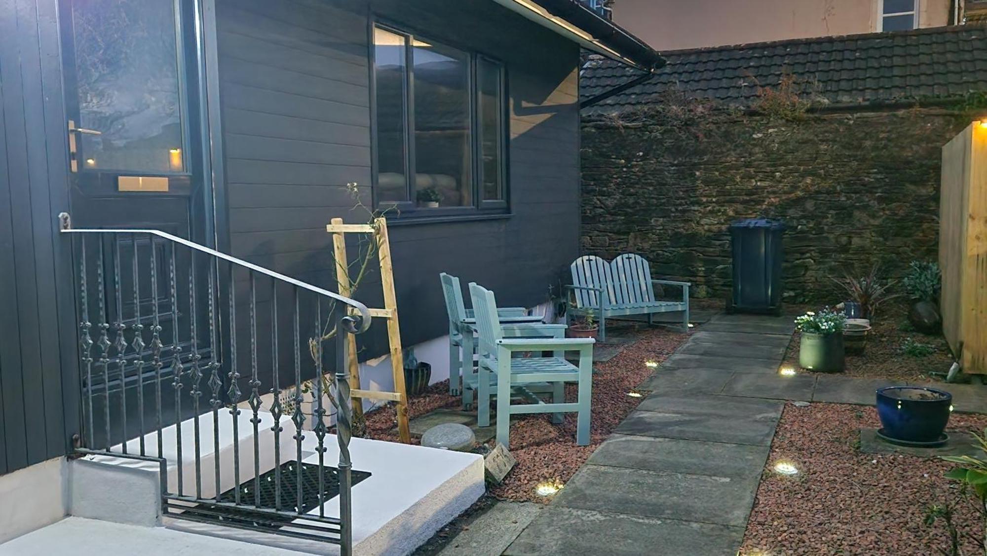175 On Clyde - Spacious & Cosy Cedar Wood Bungalow へレンズバラ エクステリア 写真