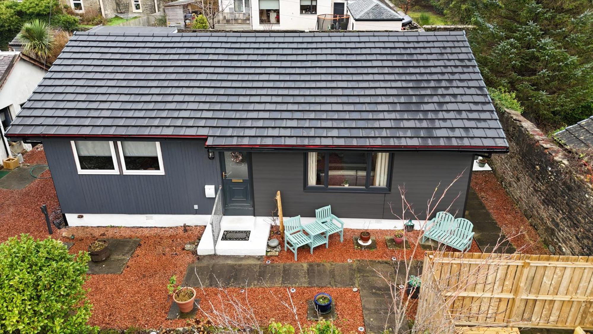 175 On Clyde - Spacious & Cosy Cedar Wood Bungalow へレンズバラ エクステリア 写真